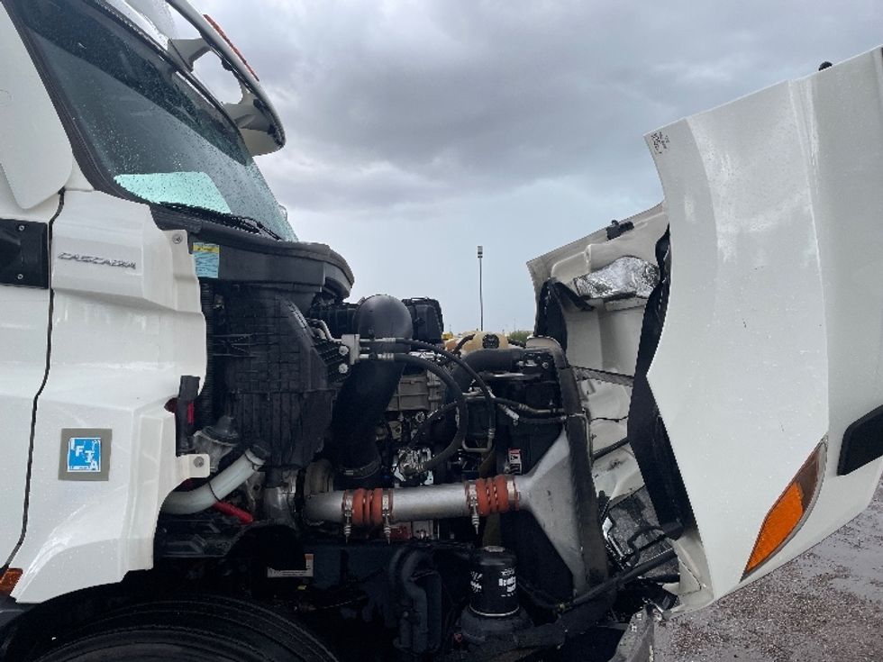 Day Cab Tractor-Heavy Duty Tractors-Freightliner-2021-T11664ST-Phoenix-AZ-291,000\n\t\tmiles-$ 65,500 - Image 15