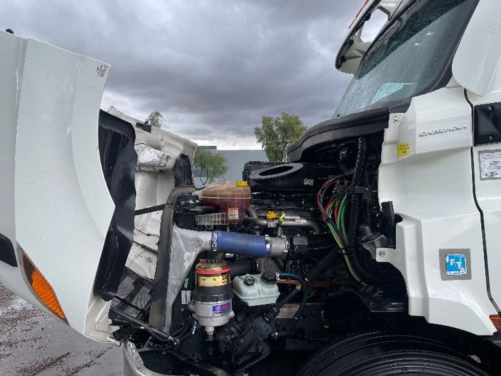 Day Cab Tractor-Heavy Duty Tractors-Freightliner-2021-T11664ST-Phoenix-AZ-291,000\n\t\tmiles-$ 65,500 - Image 16