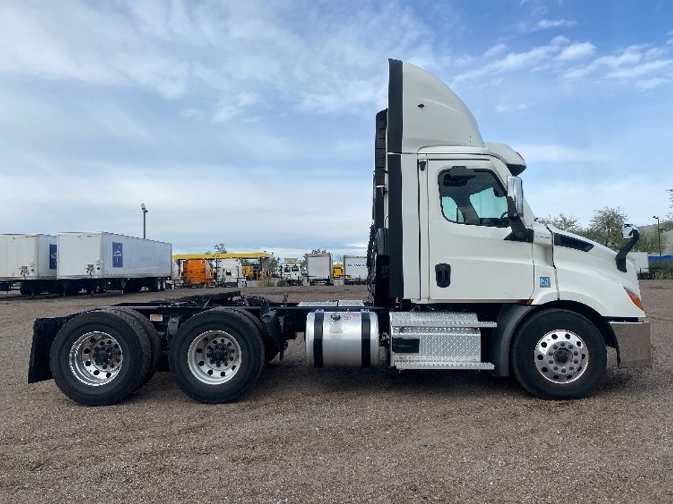 Day Cab Tractor-Heavy Duty Tractors-Freightliner-2021-T11664ST-Phoenix-AZ-343,589\n\t\tmiles-$ 62,500 - Image 8