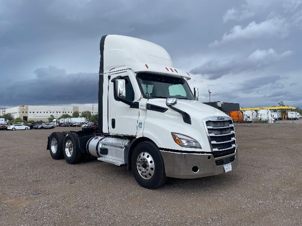 Day Cab Tractor-Heavy Duty Tractors-Freightliner-2021-T11664ST-Phoenix-AZ-415,149\n\t\tmiles-$ 55,500 - Image 1