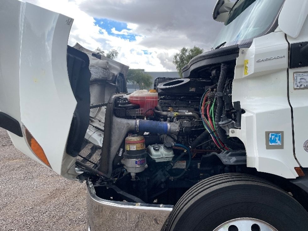 Day Cab Tractor-Heavy Duty Tractors-Freightliner-2021-T11664ST-Phoenix-AZ-415,149\n\t\tmiles-$ 55,500 - Image 16