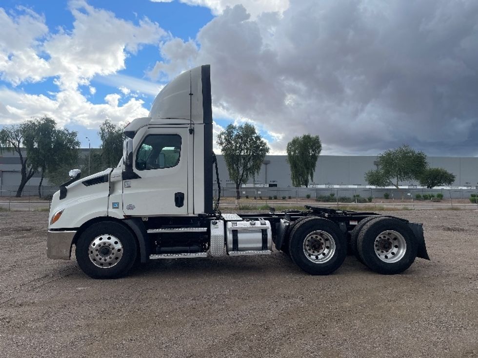 Day Cab Tractor-Heavy Duty Tractors-Freightliner-2021-T11664ST-Phoenix-AZ-415,149\n\t\tmiles-$ 55,500 - Image 4