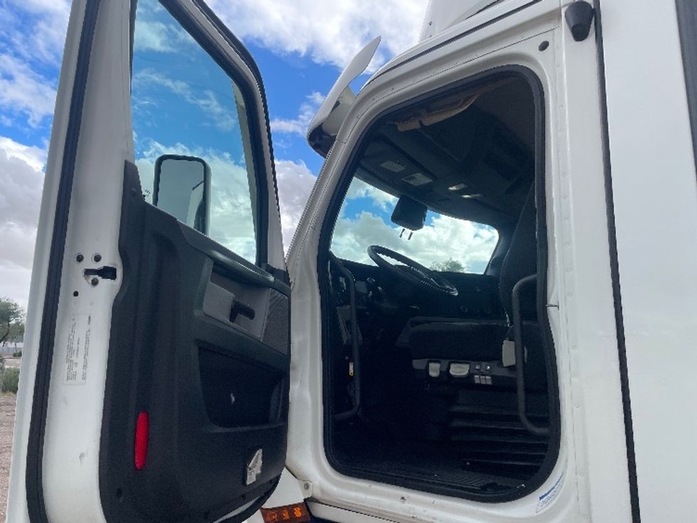 Day Cab Tractor-Heavy Duty Tractors-Freightliner-2021-T11664ST-Phoenix-AZ-415,149\n\t\tmiles-$ 55,500 - Image 9