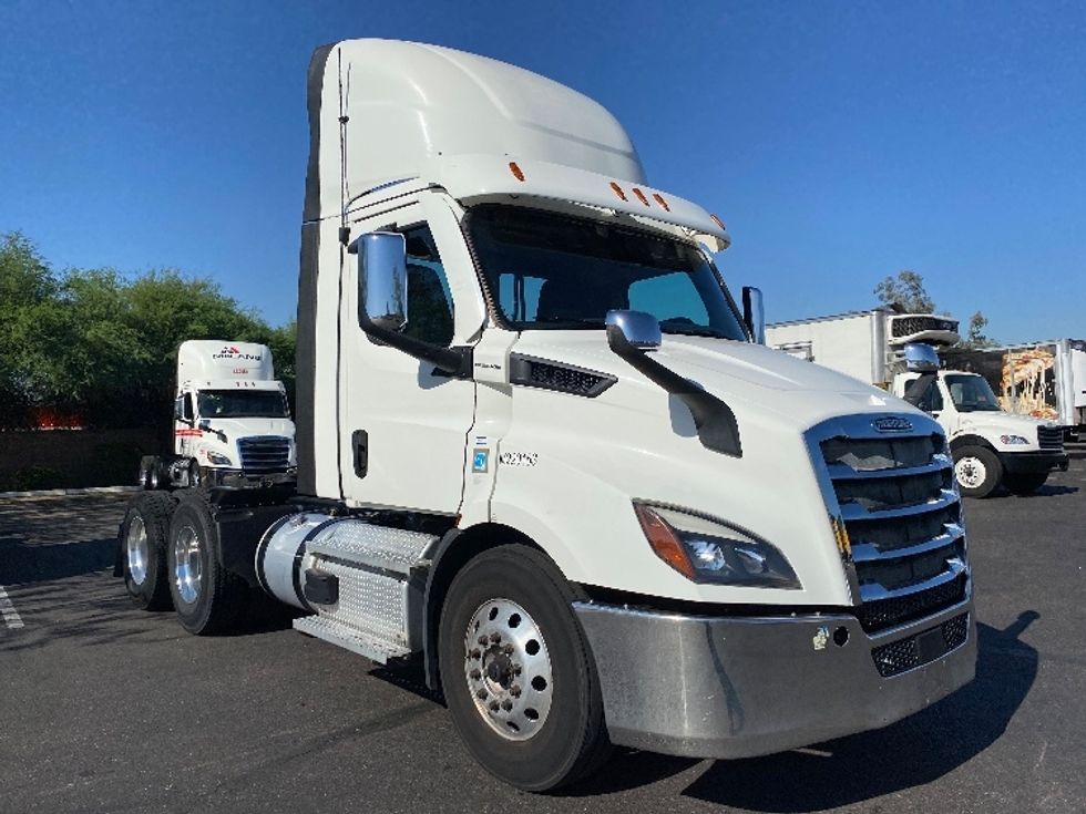 Day Cab Tractor-Heavy Duty Tractors-Freightliner-2021-T11664ST-Phoenix-AZ-427,498\n\t\tmiles-$ 54,250 - Image 1