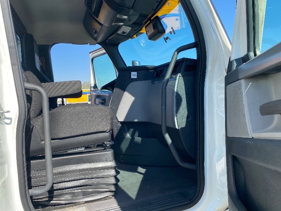 Day Cab Tractor-Heavy Duty Tractors-Freightliner-2021-T11664ST-Phoenix-AZ-427,498\n\t\tmiles-$ 54,250 - Image 12