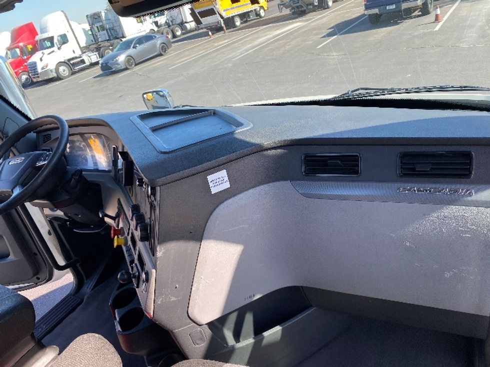 Day Cab Tractor-Heavy Duty Tractors-Freightliner-2021-T11664ST-Phoenix-AZ-427,498\n\t\tmiles-$ 54,250 - Image 13