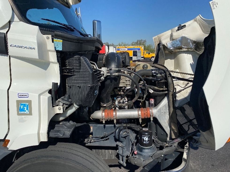 Day Cab Tractor-Heavy Duty Tractors-Freightliner-2021-T11664ST-Phoenix-AZ-427,498\n\t\tmiles-$ 54,250 - Image 15