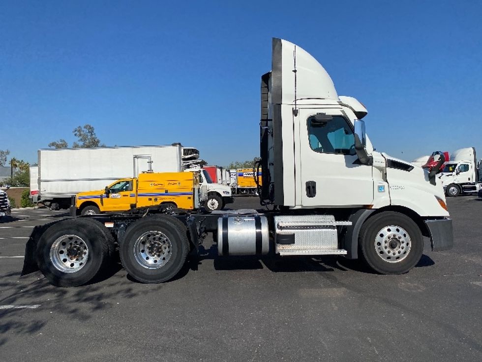 Day Cab Tractor-Heavy Duty Tractors-Freightliner-2021-T11664ST-Phoenix-AZ-427,498\n\t\tmiles-$ 54,250 - Image 8