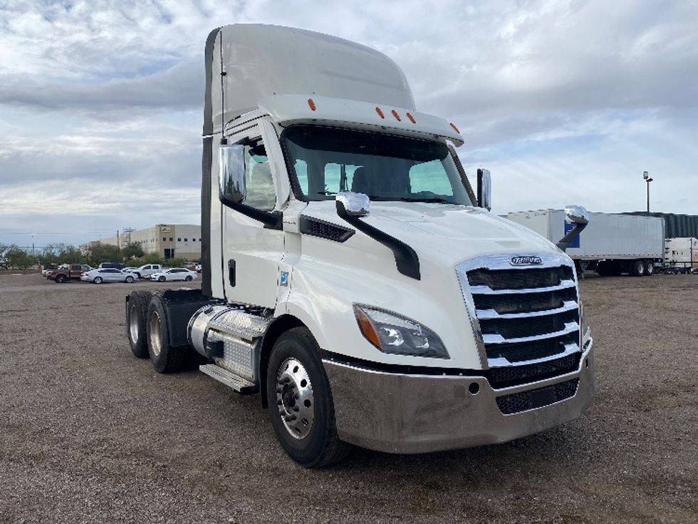 Day Cab Tractor-Heavy Duty Tractors-Freightliner-2021-T11664ST-Phoenix-AZ-447,345\n\t\tmiles-$ 54,250 - Image 1