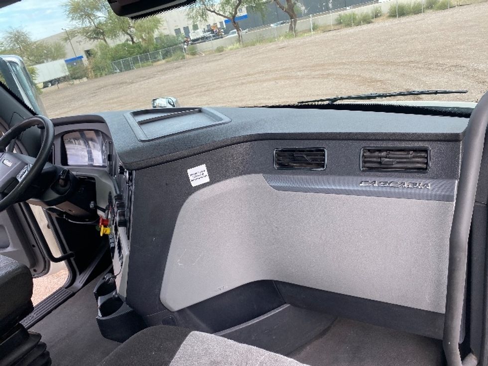 Day Cab Tractor-Heavy Duty Tractors-Freightliner-2021-T11664ST-Phoenix-AZ-447,345\n\t\tmiles-$ 54,250 - Image 13