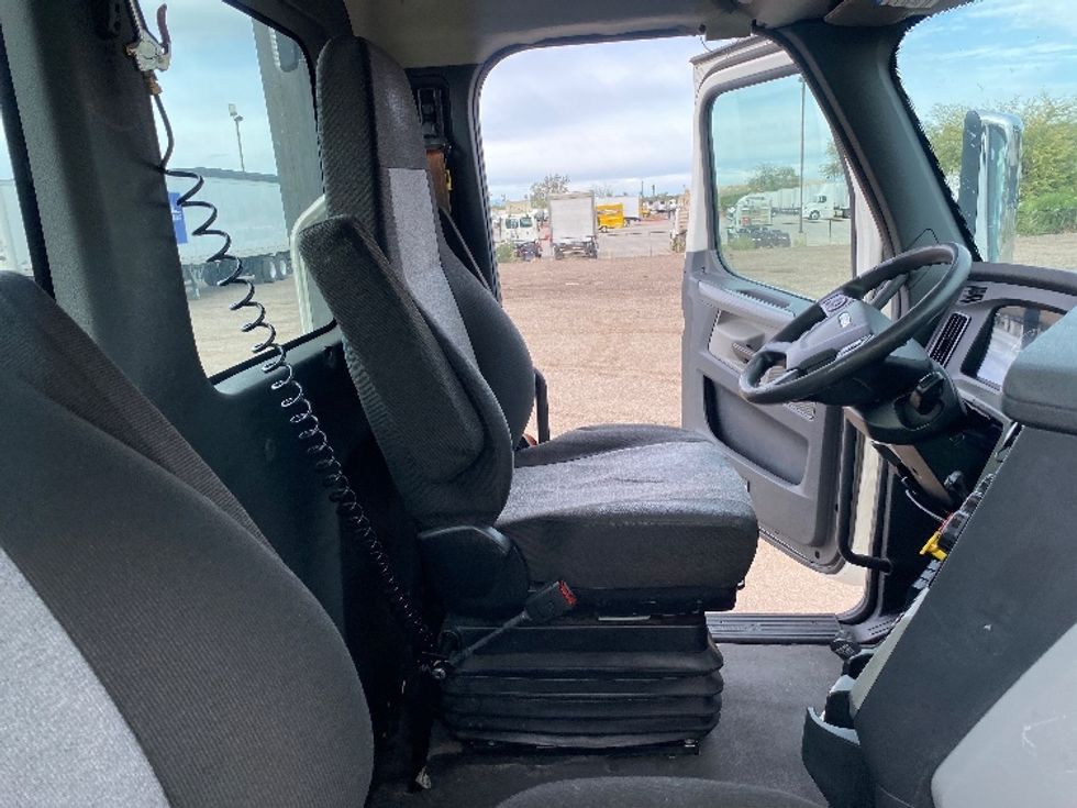 Day Cab Tractor-Heavy Duty Tractors-Freightliner-2021-T11664ST-Phoenix-AZ-447,345\n\t\tmiles-$ 54,250 - Image 14