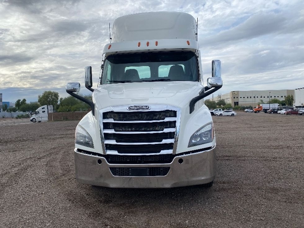 Day Cab Tractor-Heavy Duty Tractors-Freightliner-2021-T11664ST-Phoenix-AZ-447,345\n\t\tmiles-$ 54,250 - Image 2