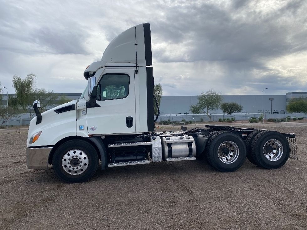 Day Cab Tractor-Heavy Duty Tractors-Freightliner-2021-T11664ST-Phoenix-AZ-447,345\n\t\tmiles-$ 54,250 - Image 4