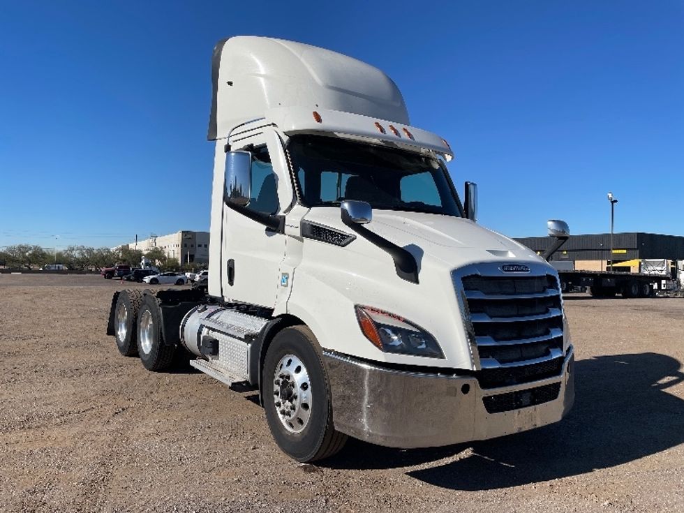 Day Cab Tractor-Heavy Duty Tractors-Freightliner-2021-T11664ST-Phoenix-AZ-457,225\n\t\tmiles-$ 51,250 - Image 1