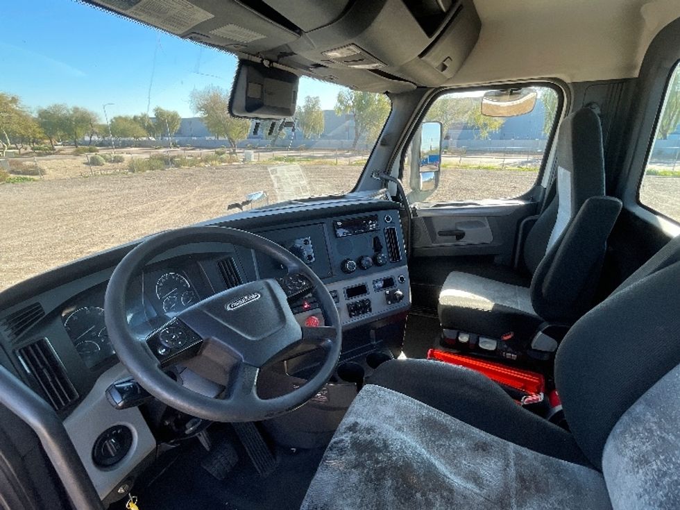 Day Cab Tractor-Heavy Duty Tractors-Freightliner-2021-T11664ST-Phoenix-AZ-457,225\n\t\tmiles-$ 51,250 - Image 10