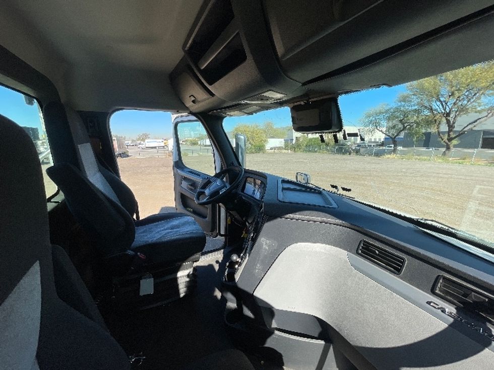 Day Cab Tractor-Heavy Duty Tractors-Freightliner-2021-T11664ST-Phoenix-AZ-457,225\n\t\tmiles-$ 51,250 - Image 14