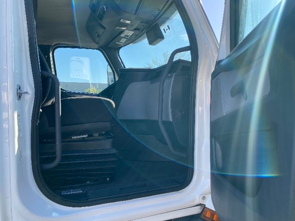 Day Cab Tractor-Heavy Duty Tractors-Freightliner-2021-T11664ST-Phoenix-AZ-474,823\n\t\tmiles-$ 49,500 - Image 12