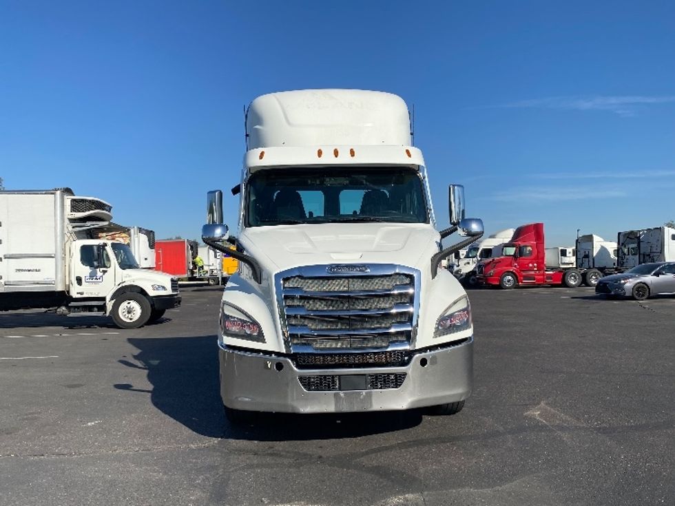Day Cab Tractor-Heavy Duty Tractors-Freightliner-2021-T11664ST-Phoenix-AZ-474,823\n\t\tmiles-$ 49,500 - Image 2