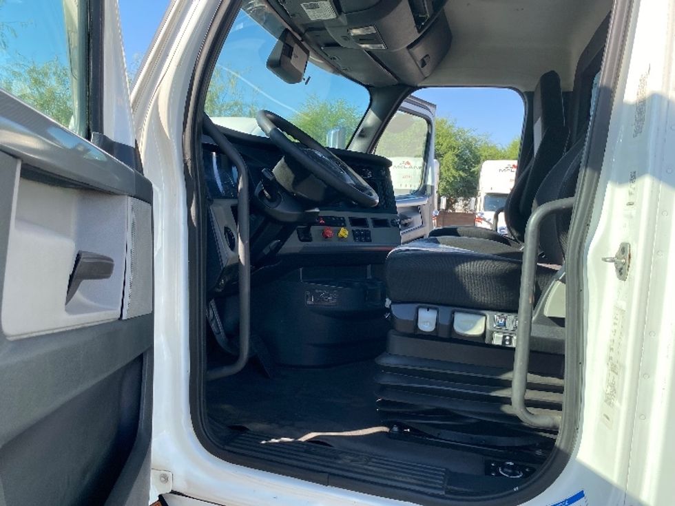 Day Cab Tractor-Heavy Duty Tractors-Freightliner-2021-T11664ST-Phoenix-AZ-474,823\n\t\tmiles-$ 49,500 - Image 9