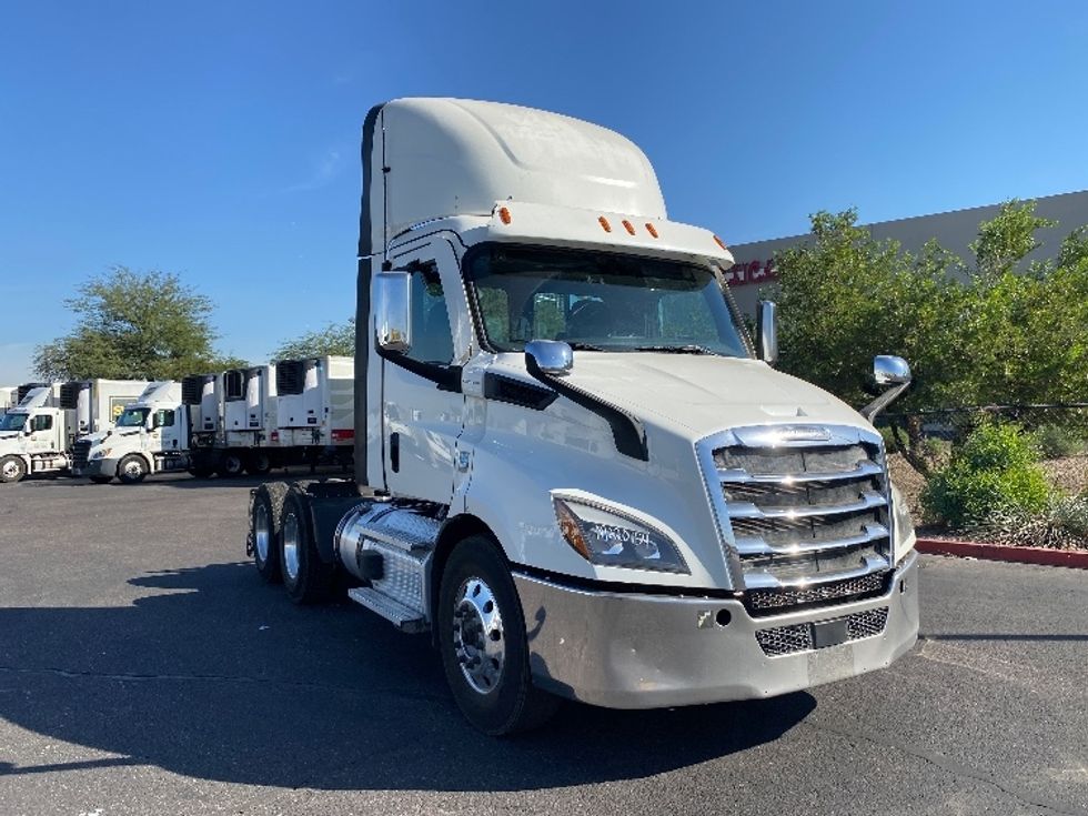 Day Cab Tractor-Heavy Duty Tractors-Freightliner-2021-T11664ST-Phoenix-AZ-495,623\n\t\tmiles-$ 47,250 - Image 1