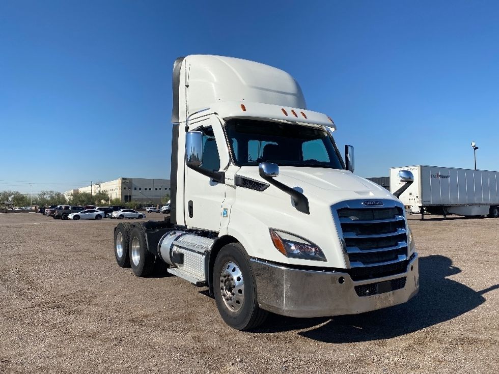 Day Cab Tractor-Heavy Duty Tractors-Freightliner-2021-T11664ST-Phoenix-AZ-498,172\n\t\tmiles-$ 47,000 - Image 1