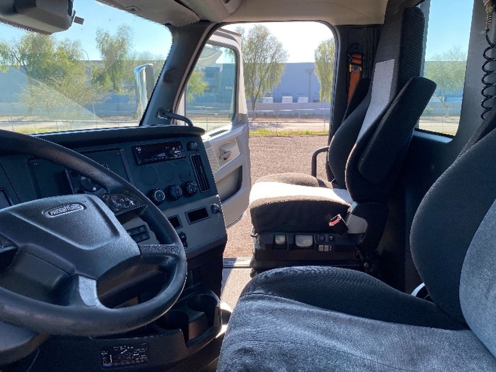 Day Cab Tractor-Heavy Duty Tractors-Freightliner-2021-T11664ST-Phoenix-AZ-498,172\n\t\tmiles-$ 47,000 - Image 10