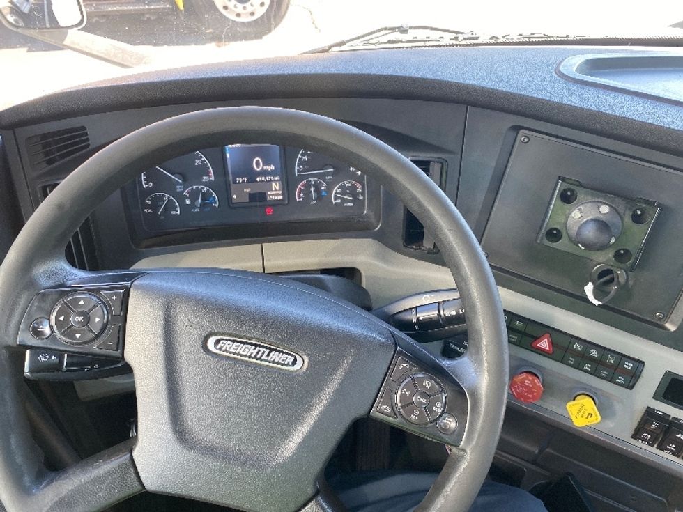 Day Cab Tractor-Heavy Duty Tractors-Freightliner-2021-T11664ST-Phoenix-AZ-498,172\n\t\tmiles-$ 47,000 - Image 11