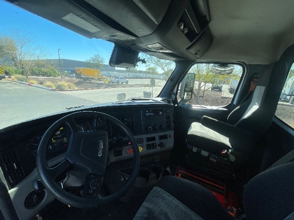 Day Cab Tractor-Heavy Duty Tractors-Freightliner-2021-T11664ST-Phoenix-AZ-499,730\n\t\tmiles-$ 47,750 - Image 10