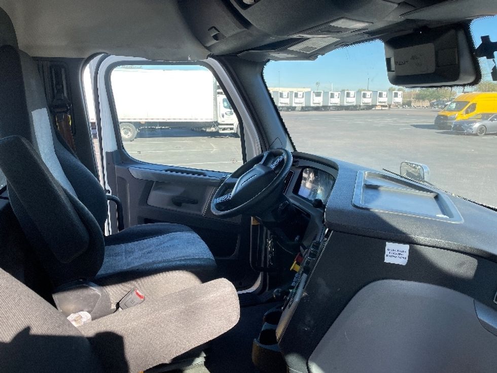 Day Cab Tractor-Heavy Duty Tractors-Freightliner-2021-T11664ST-Phoenix-AZ-499,730\n\t\tmiles-$ 47,750 - Image 14