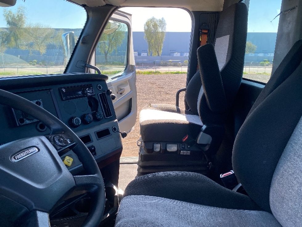 Day Cab Tractor-Heavy Duty Tractors-Freightliner-2021-T11664ST-Phoenix-AZ-532,146\n\t\tmiles-$ 43,500 - Image 10
