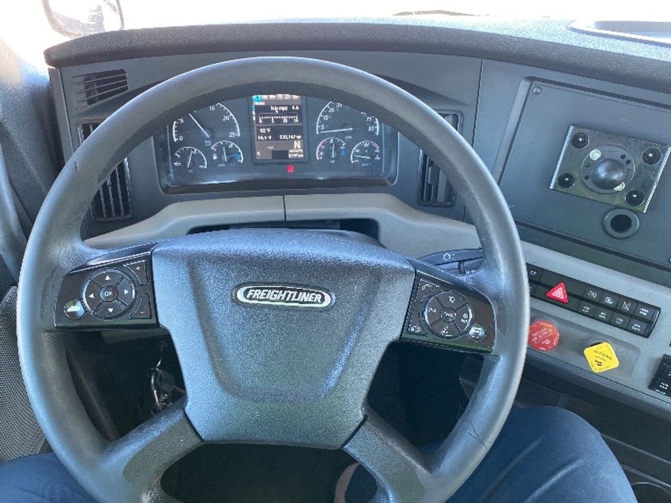 Day Cab Tractor-Heavy Duty Tractors-Freightliner-2021-T11664ST-Phoenix-AZ-532,146\n\t\tmiles-$ 43,500 - Image 11
