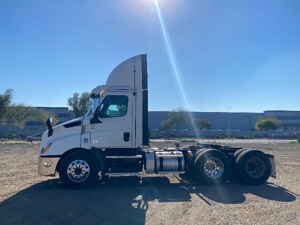 Day Cab Tractor-Heavy Duty Tractors-Freightliner-2021-T11664ST-Phoenix-AZ-532,146\n\t\tmiles-$ 43,500 - Image 4