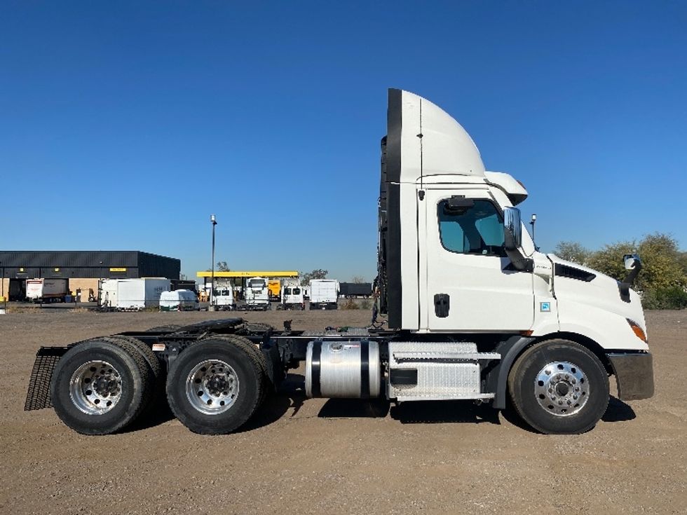 Day Cab Tractor-Heavy Duty Tractors-Freightliner-2021-T11664ST-Phoenix-AZ-532,146\n\t\tmiles-$ 43,500 - Image 8