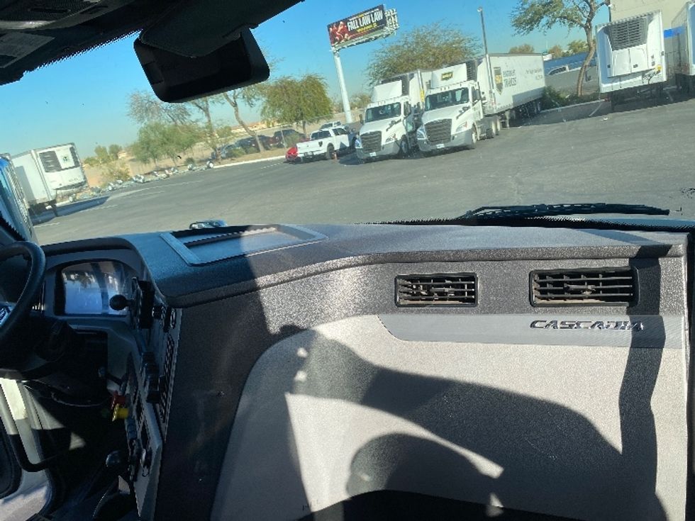 Day Cab Tractor-Heavy Duty Tractors-Freightliner-2021-T11664ST-Phoenix-AZ-537,475\n\t\tmiles-$ 43,000 - Image 13