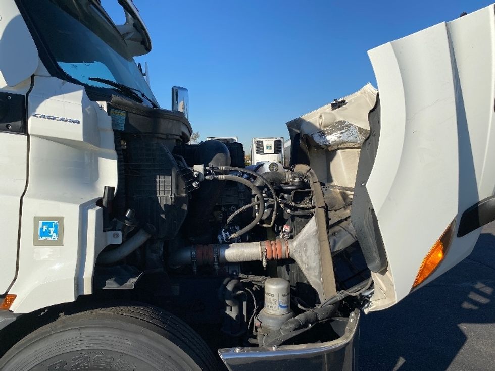 Day Cab Tractor-Heavy Duty Tractors-Freightliner-2021-T11664ST-Phoenix-AZ-537,475\n\t\tmiles-$ 43,000 - Image 15