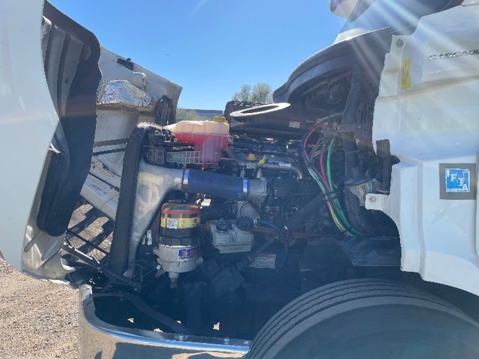 Day Cab Tractor-Heavy Duty Tractors-Freightliner-2021-T11664ST-Phoenix-AZ-559,957\n\t\tmiles-$ 40,750 - Image 16