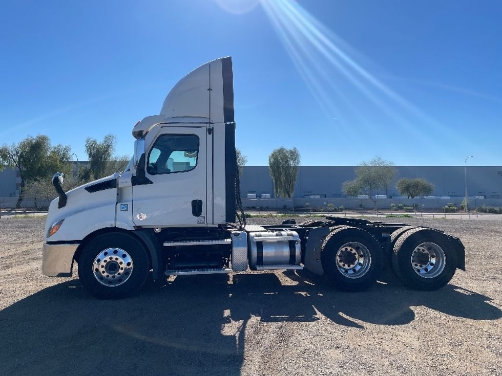 Day Cab Tractor-Heavy Duty Tractors-Freightliner-2021-T11664ST-Phoenix-AZ-559,957\n\t\tmiles-$ 40,750 - Image 4