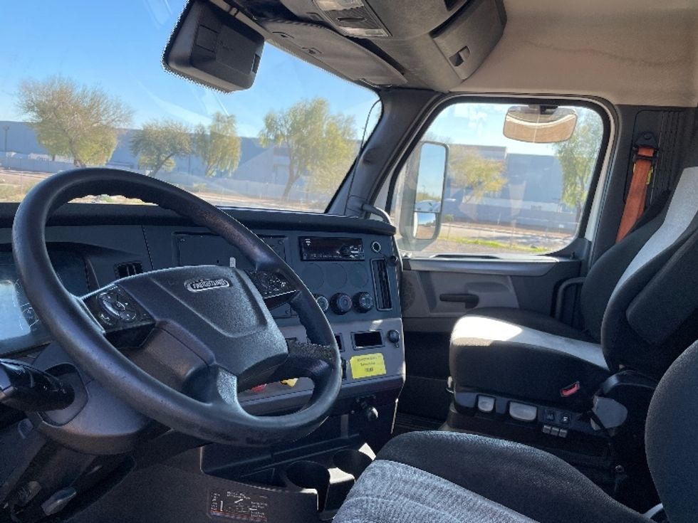 Day Cab Tractor-Heavy Duty Tractors-Freightliner-2021-T11664ST-Phoenix-AZ-617,541\n\t\tmiles-$ 29,000 - Image 10