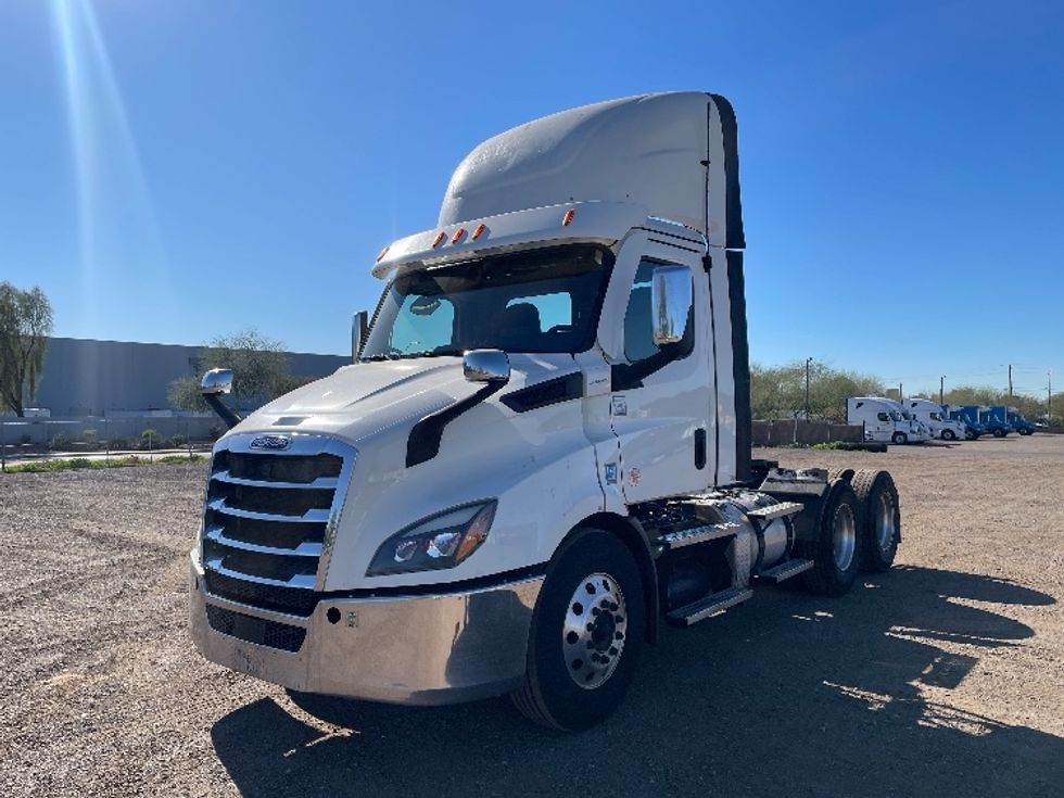 Day Cab Tractor-Heavy Duty Tractors-Freightliner-2021-T11664ST-Phoenix-AZ-617,541\n\t\tmiles-$ 29,000 - Image 3