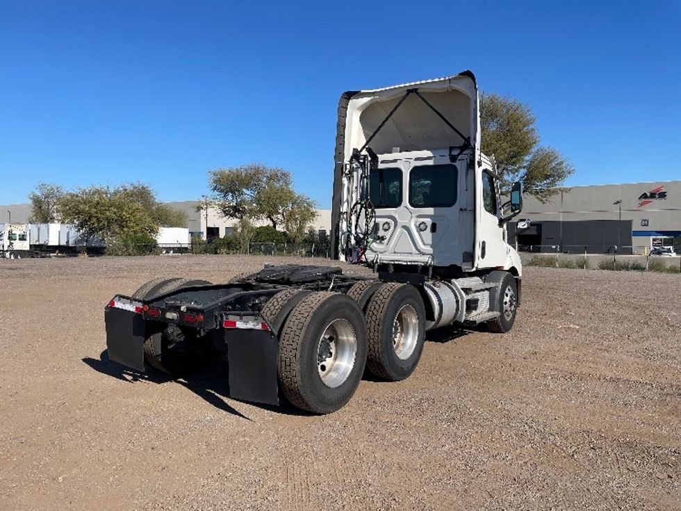 Day Cab Tractor-Heavy Duty Tractors-Freightliner-2021-T11664ST-Phoenix-AZ-617,541\n\t\tmiles-$ 29,000 - Image 7
