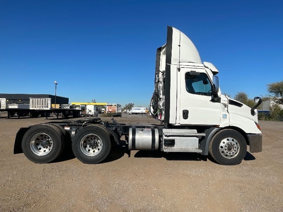 Day Cab Tractor-Heavy Duty Tractors-Freightliner-2021-T11664ST-Phoenix-AZ-617,541\n\t\tmiles-$ 29,000 - Image 8