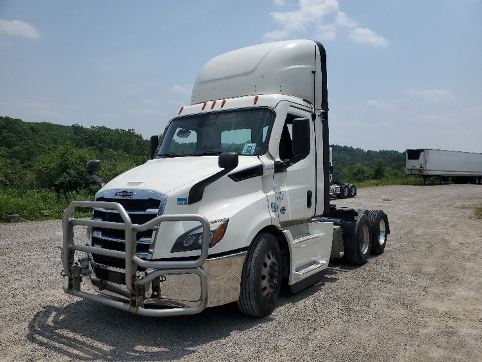 Day Cab Tractor-Heavy Duty Tractors-Freightliner-2021-T11664ST-Pittsburgh-PA-492,461\n\t\tmiles-$ 46,000 - Image 3