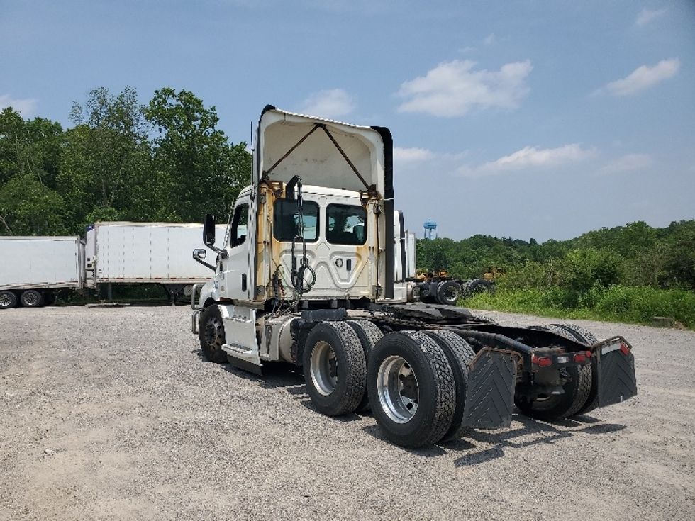 Day Cab Tractor-Heavy Duty Tractors-Freightliner-2021-T11664ST-Pittsburgh-PA-492,461\n\t\tmiles-$ 46,000 - Image 5