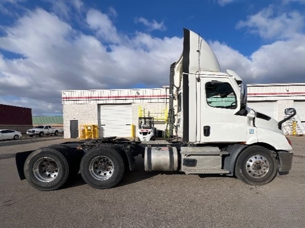 Day Cab Tractor-Heavy Duty Tractors-Freightliner-2021-T11664ST-Plymouth-MI-259,505\n\t\tmiles-$ 61,000 - Image 8