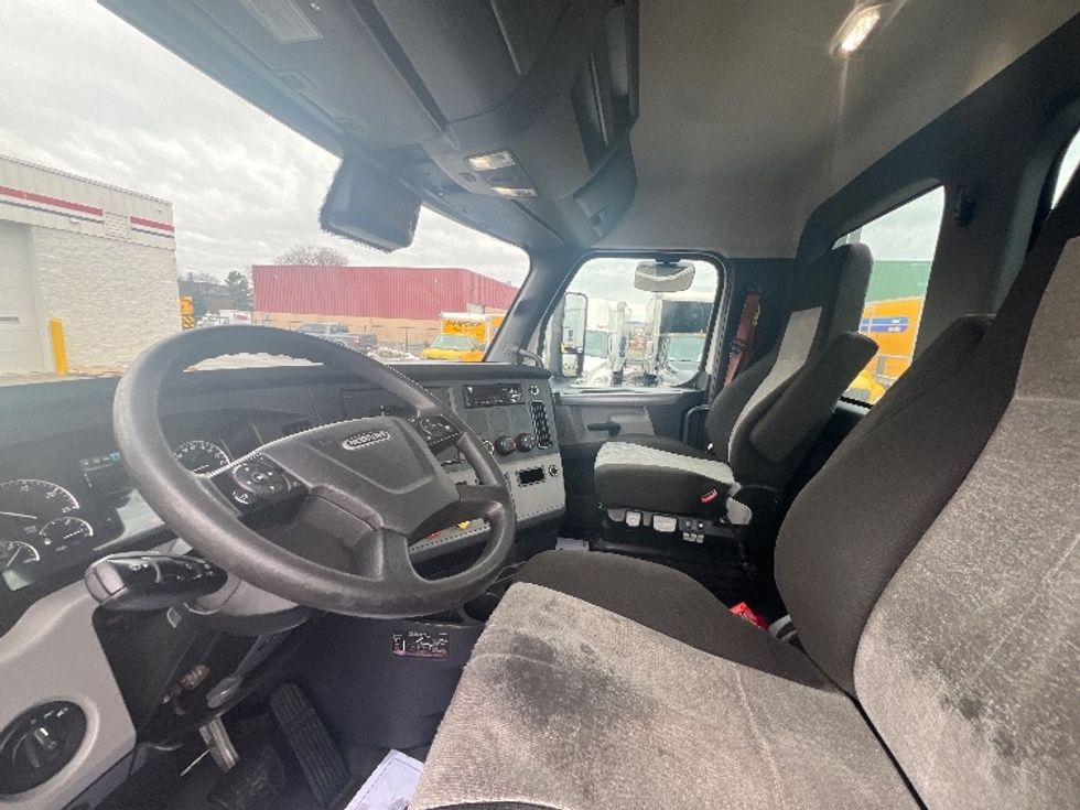 Day Cab Tractor-Heavy Duty Tractors-Freightliner-2021-T11664ST-Plymouth-MI-342,613\n\t\tmiles-$ 54,750 - Image 10