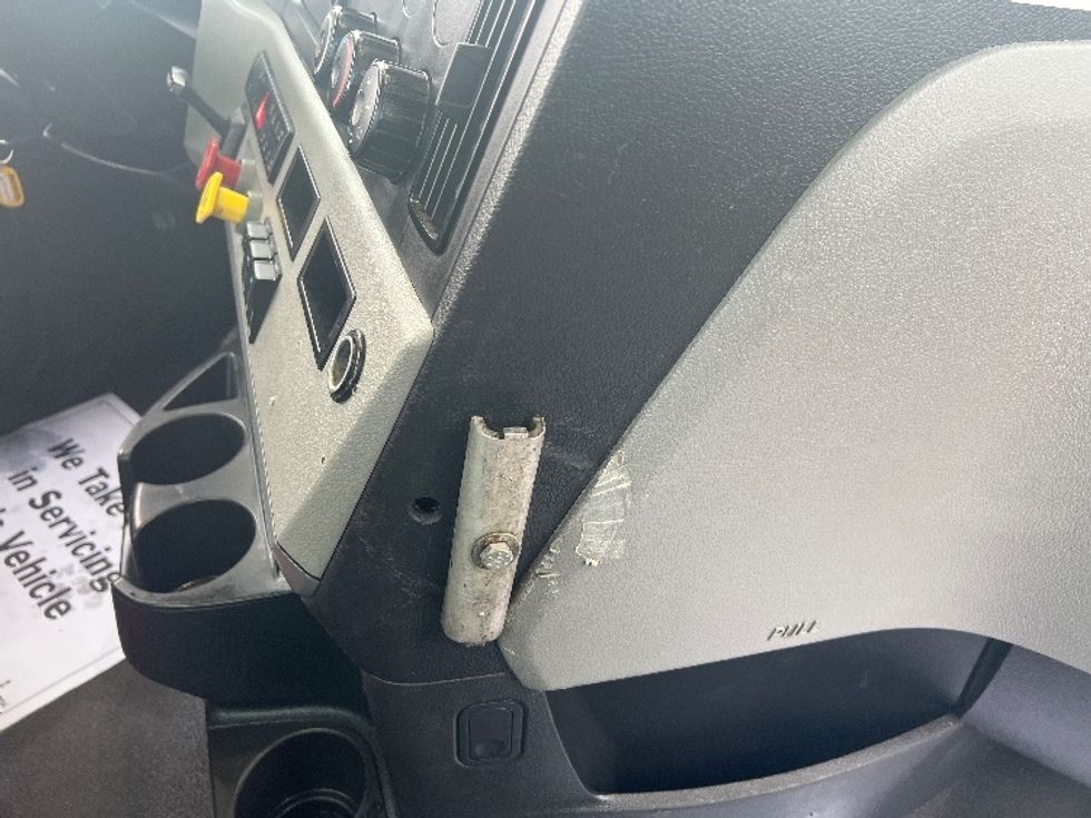 Day Cab Tractor-Heavy Duty Tractors-Freightliner-2021-T11664ST-Plymouth-MI-342,613\n\t\tmiles-$ 54,750 - Image 17