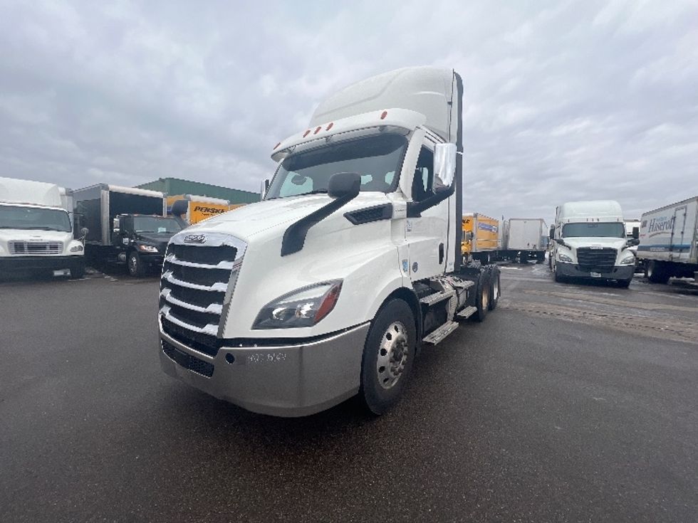 Day Cab Tractor-Heavy Duty Tractors-Freightliner-2021-T11664ST-Plymouth-MI-342,613\n\t\tmiles-$ 54,750 - Image 3