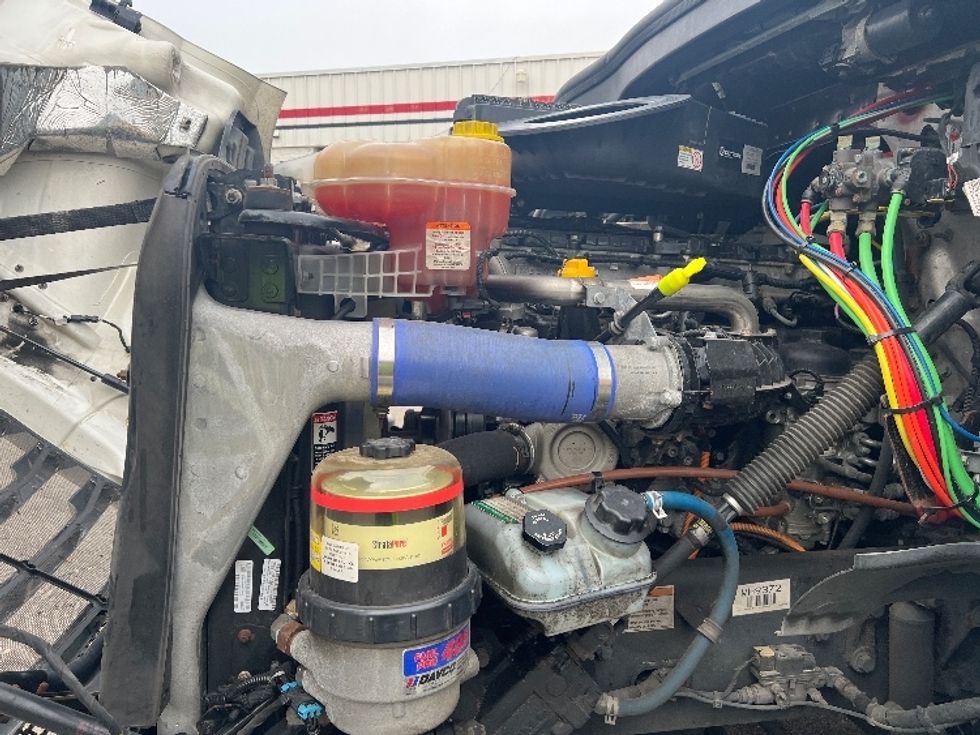 Day Cab Tractor-Heavy Duty Tractors-Freightliner-2021-T11664ST-Plymouth-MI-353,418\n\t\tmiles-$ 56,250 - Image 16