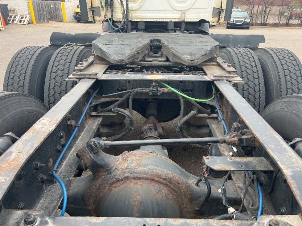 Day Cab Tractor-Heavy Duty Tractors-Freightliner-2021-T11664ST-Plymouth-MI-353,418\n\t\tmiles-$ 56,250 - Image 6