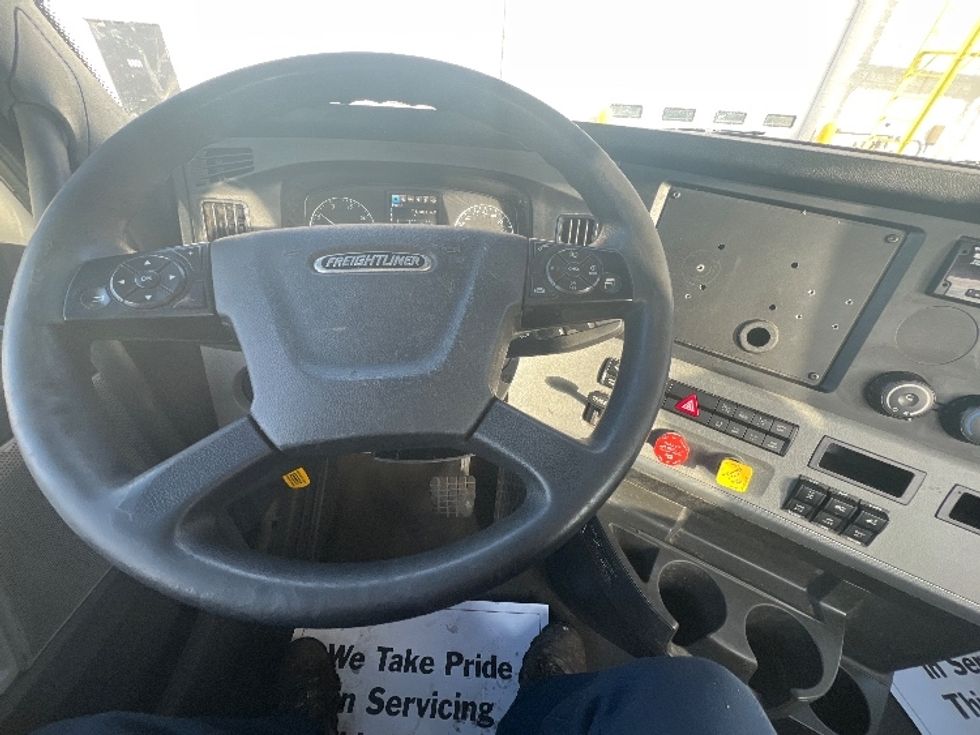 Day Cab Tractor-Heavy Duty Tractors-Freightliner-2021-T11664ST-Plymouth-MI-360,616\n\t\tmiles-$ 55,500 - Image 8